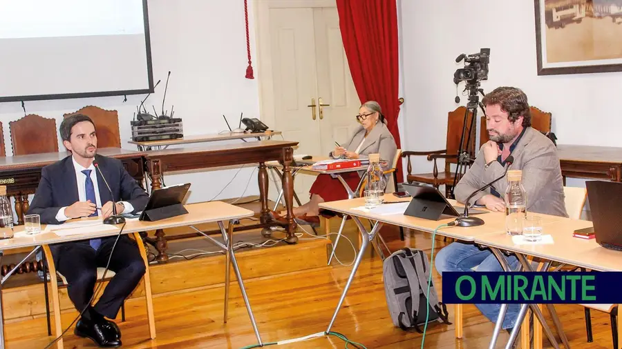 Obras na Escola Gualdim Pais geram discussão na reunião de câmara de Tomar