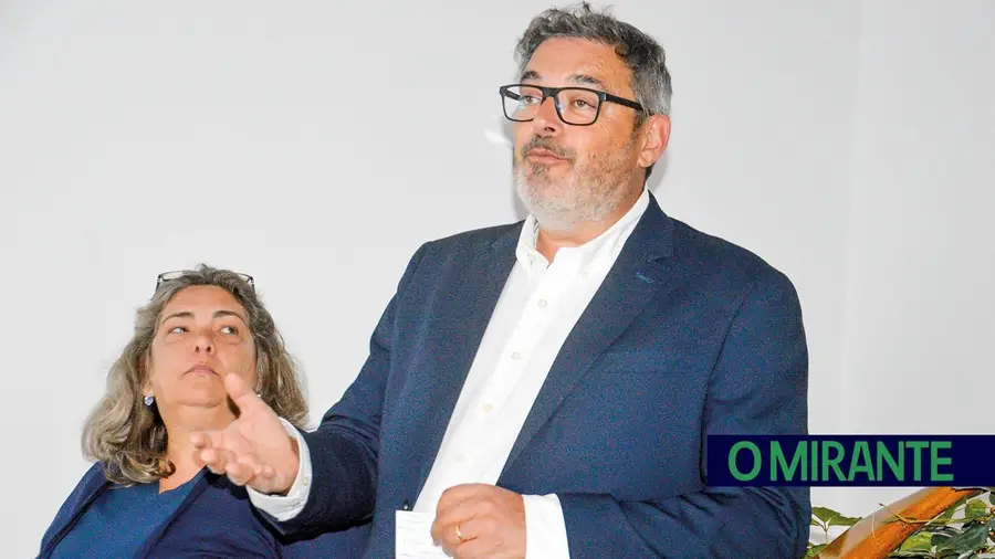 VFX volta a exigir do Governo obras urgentes em cinco escolas degradadas do concelho