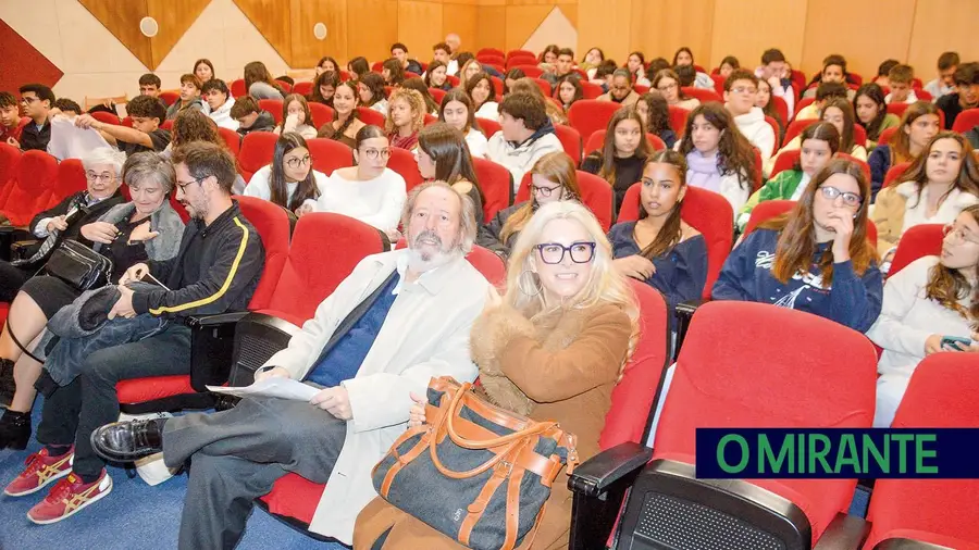 “O mundo não está brilhante para a liberdade e a democracia”