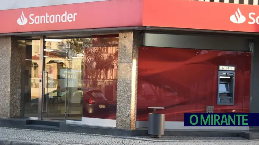 Santander fecha balcão em Alcanena após 70 anos na vila