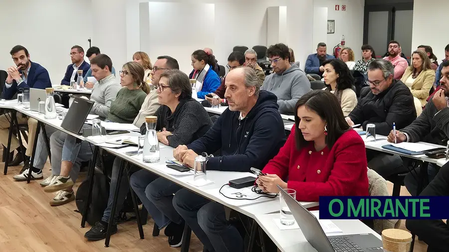 Assembleia de Salvaterra debateu regulamentos municipais de habitação social e associativismo