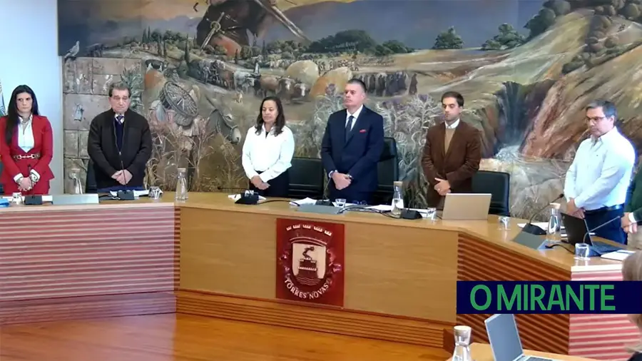 Torres Novas aprova voto de pesar pelo falecimento de Octávio de Oliveira