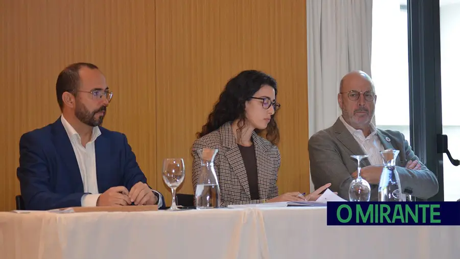 “Volta Coruche” pede esclarecimentos sobre contratos e fundos após buscas da PJ