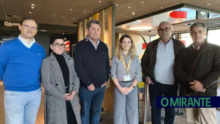 McDonald’s de Rio Maior com Presépio de Sal durante a época natalícia