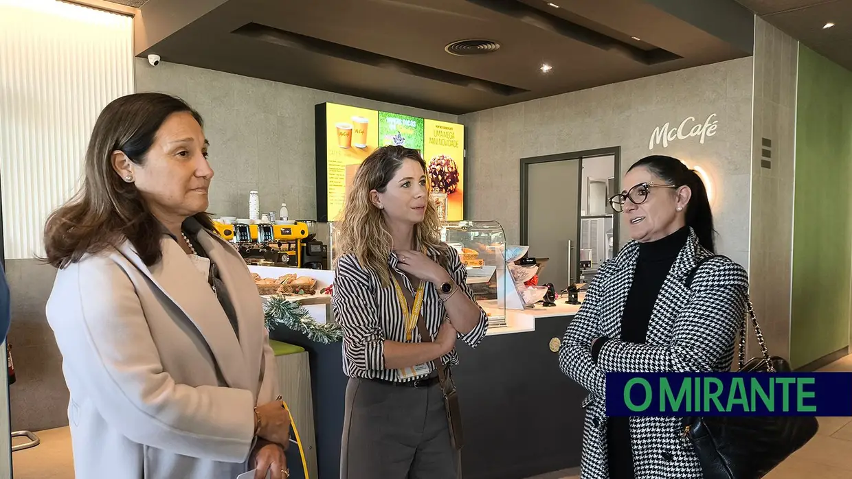 McDonald’s de Rio Maior com Presépio de Sal durante a época natalícia