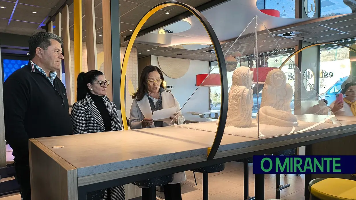 McDonald’s de Rio Maior com Presépio de Sal durante a época natalícia