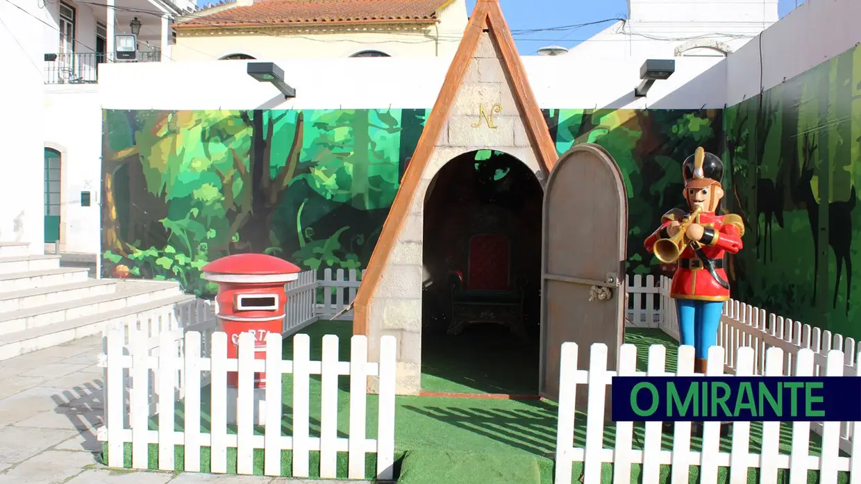 Azambuja inaugurou o “Jardim do Natal” que promete muita animação até Janeiro