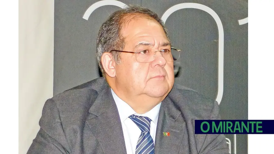 Torres Novas aprova voto de pesar pelo falecimento de Octávio de Oliveira