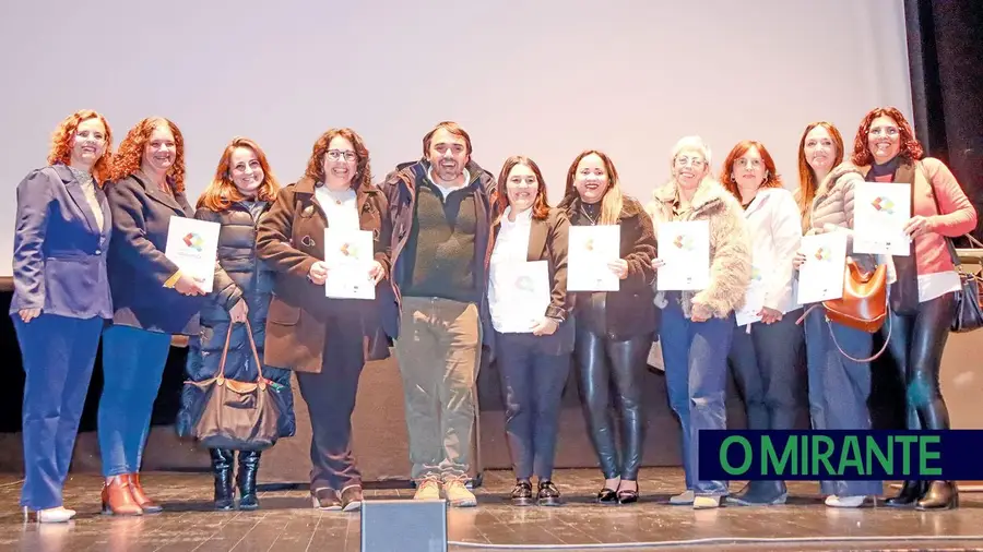 Mais de uma centena celebra conclusão de estudos em cerimónia do Centro Qualifica de Alcanena