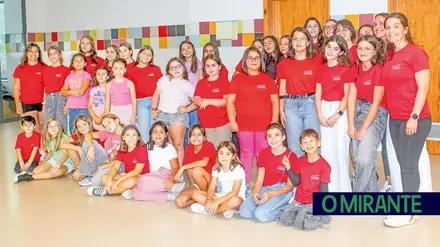 Grupo de dança infantil Os Gualdins junta quarenta crianças em Tomar