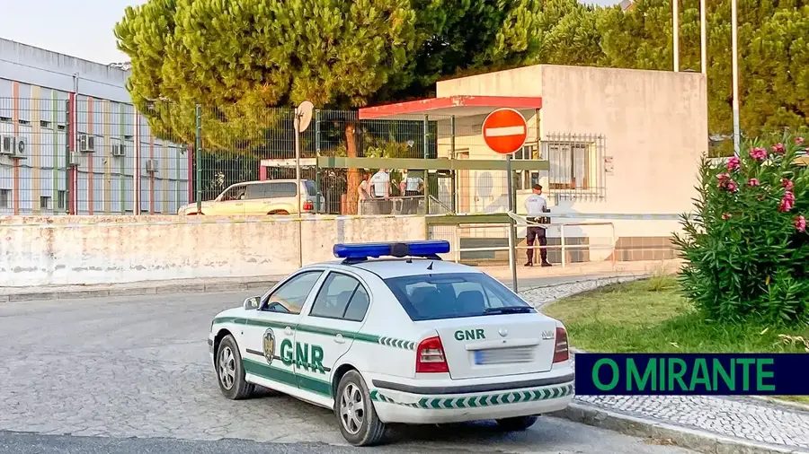 Pais queixam-se de violência e insegurança em escola de Azambuja onde já houve um esfaqueamento