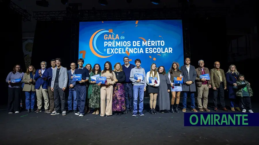 Mérito e excelência escolar só se conseguem com muito esforço, trabalho e dedicação