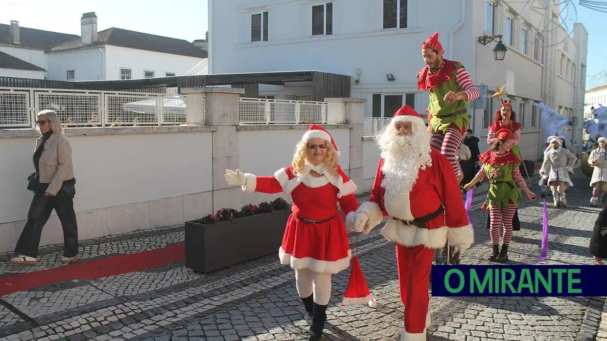 Parada de Natal animou centro de Santarém