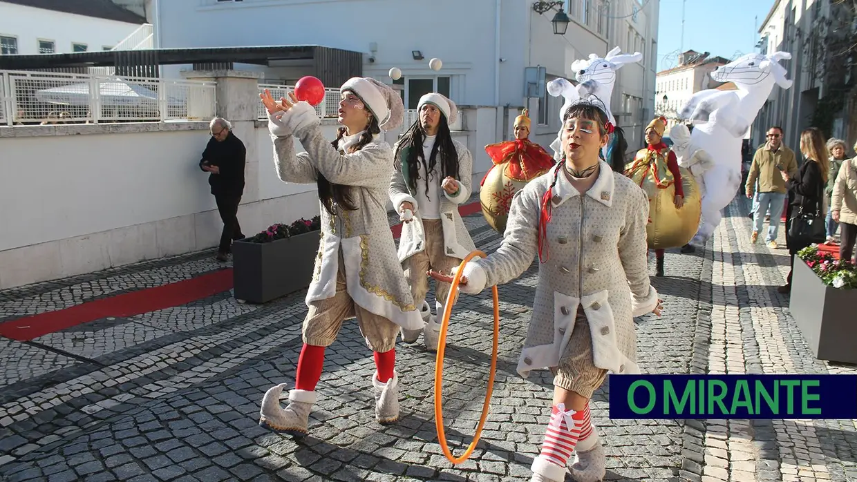 Parada de Natal animou centro de Santarém