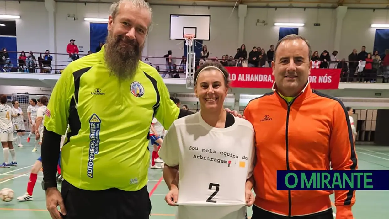 Liga de futebol feminino em jornada de cariz solidário em Alhandra