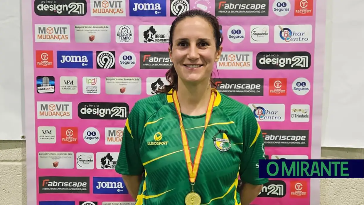 Liga de futebol feminino em jornada de cariz solidário em Alhandra