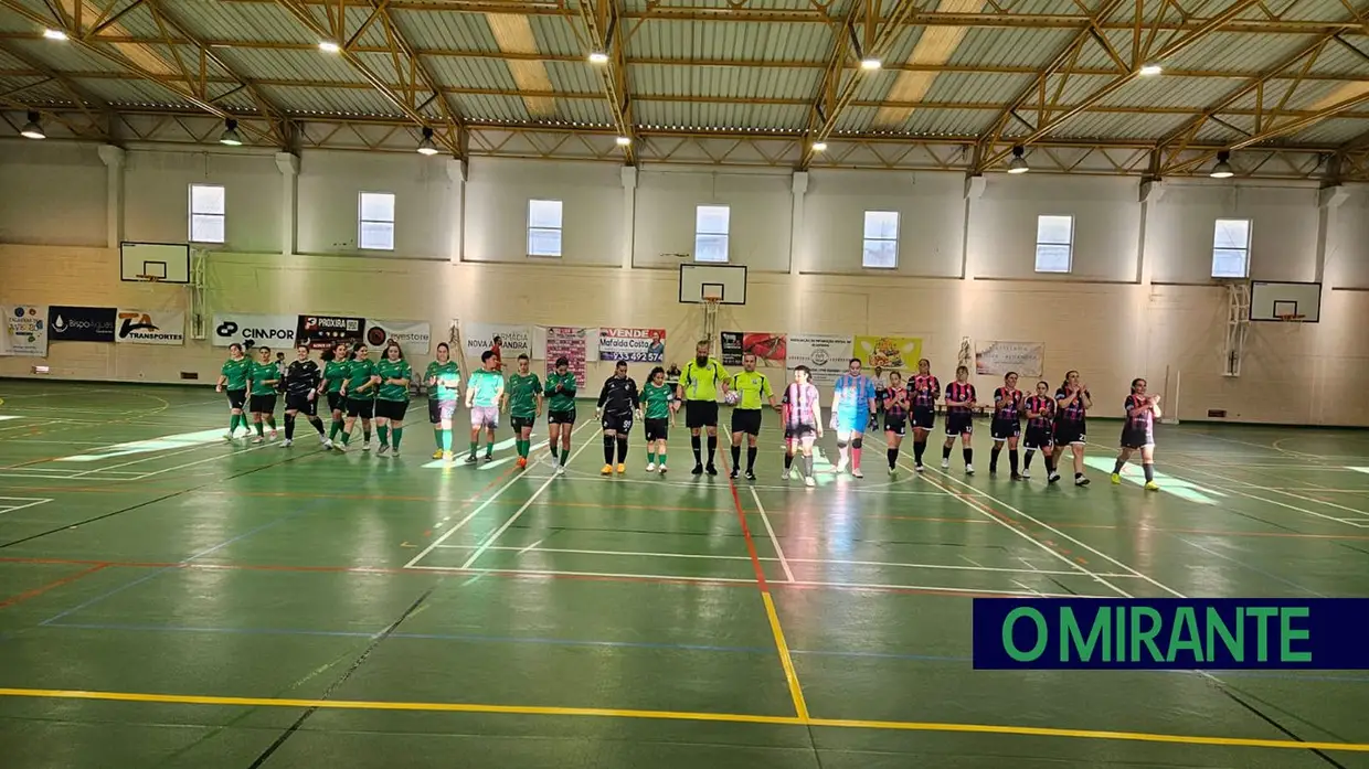 Liga de futebol feminino em jornada de cariz solidário em Alhandra