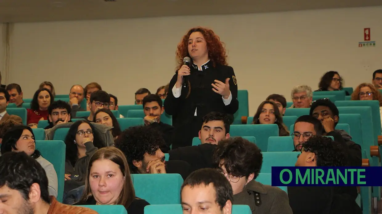 Alunos do Politécnico de Tomar colocaram questões ao presidente da Assembleia da República