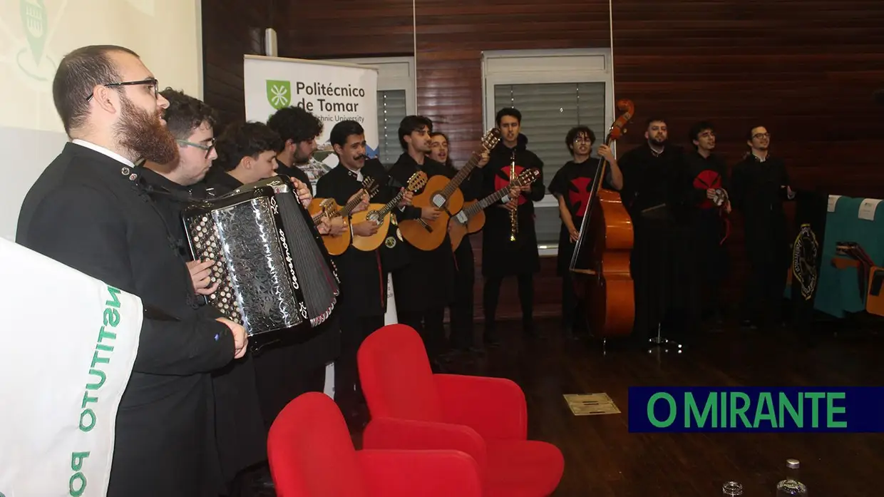 Alunos do Politécnico de Tomar colocaram questões ao presidente da Assembleia da República