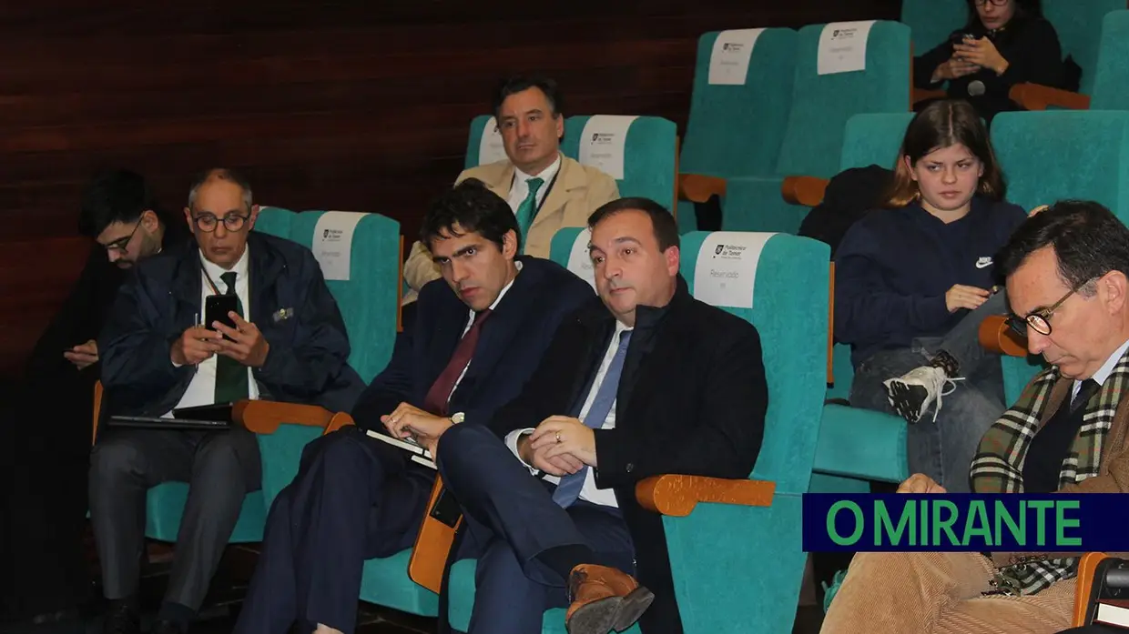 Alunos do Politécnico de Tomar colocaram questões ao presidente da Assembleia da República