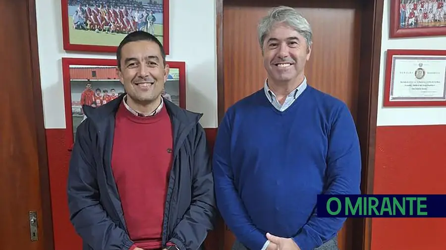 Nelson Martins passou o testemunho a Nuno Martinha como presidente do Amiense. FOTO – Facebook Amiense