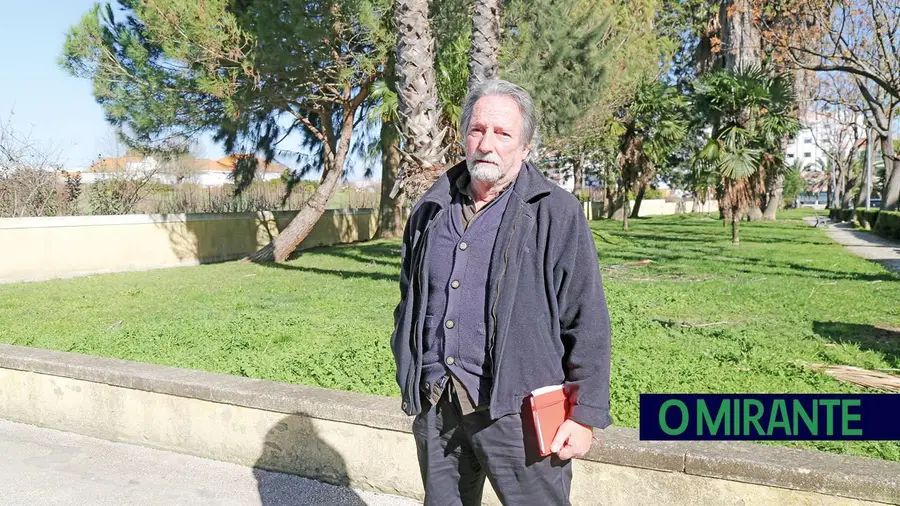 Estacionamento abusivo de camiões continua a preocupar moradores do Carregado