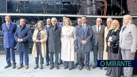 Aguiar Branco sugere leds no comboio presidencial do museu ferroviário e agarra espada templária