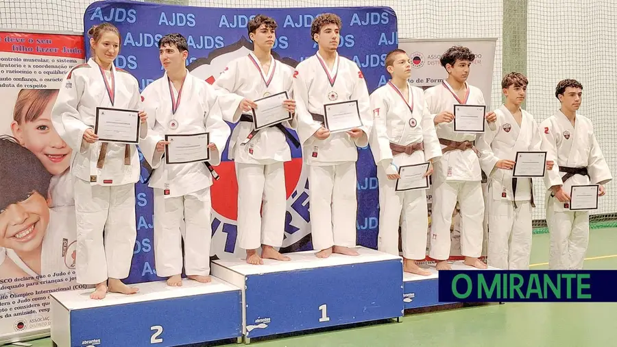 Judo da Casa Benfica de Santarém com pódios