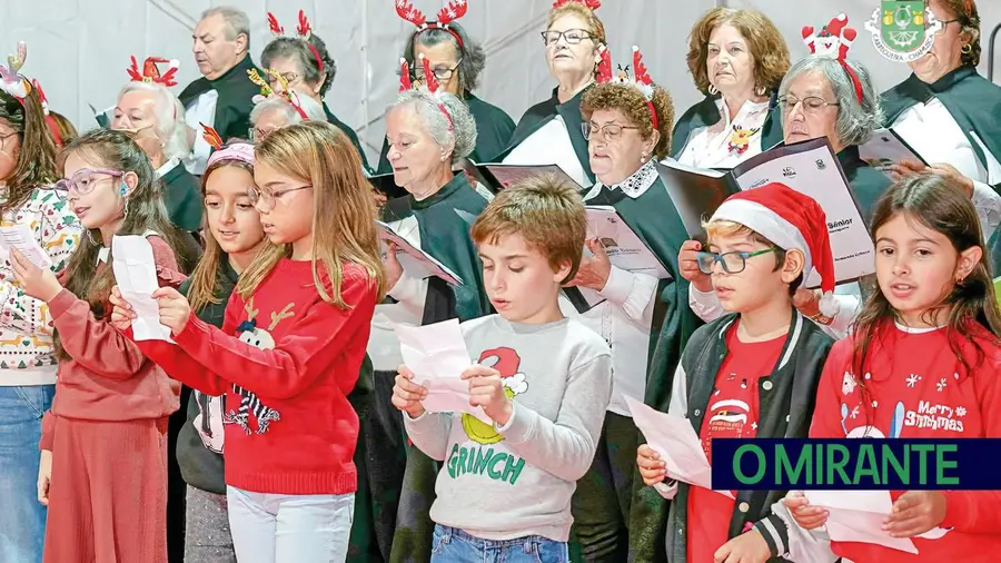 Magia de Natal invadiu a Carregueira com música e mostra de artesanato