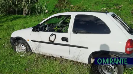 Carros abandonados e lixo continuam a marcar a paisagem da Verdelha do Ruivo