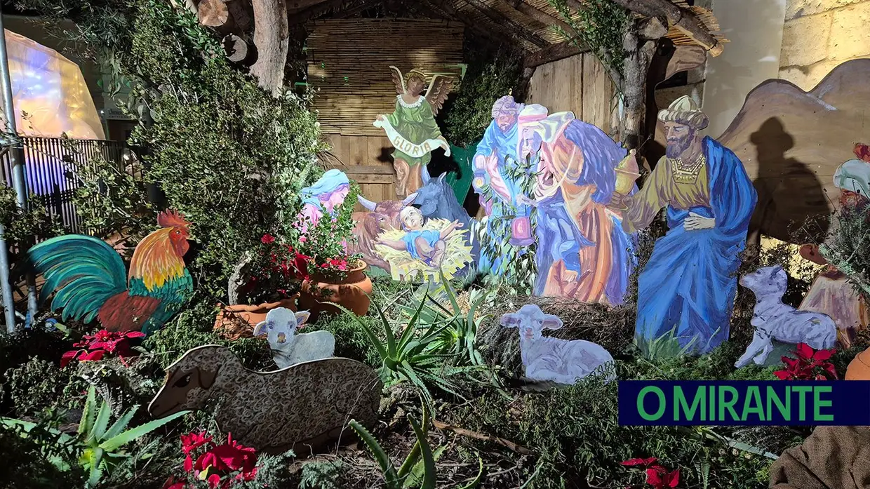 Mercadinho de Natal anima Praça da República em Samora Correia