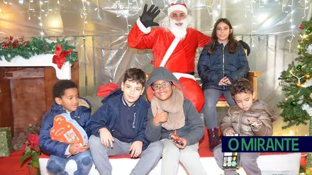 Mercadinho de Natal anima Praça da República em Samora Correia