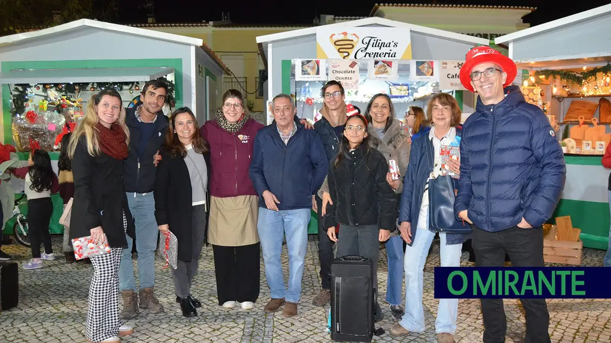 Mercadinho de Natal anima Praça da República em Samora Correia