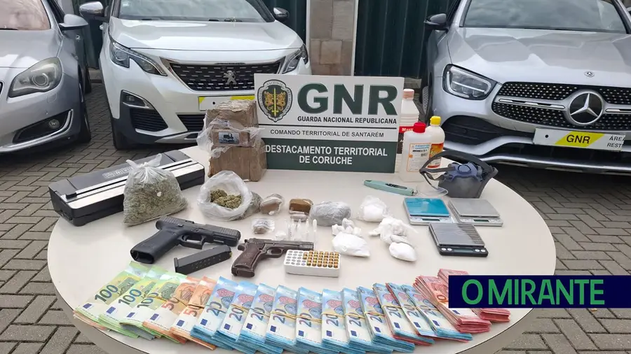 Tribunal de Santarém aplica prisão preventiva a cinco suspeitos de tráfico de droga