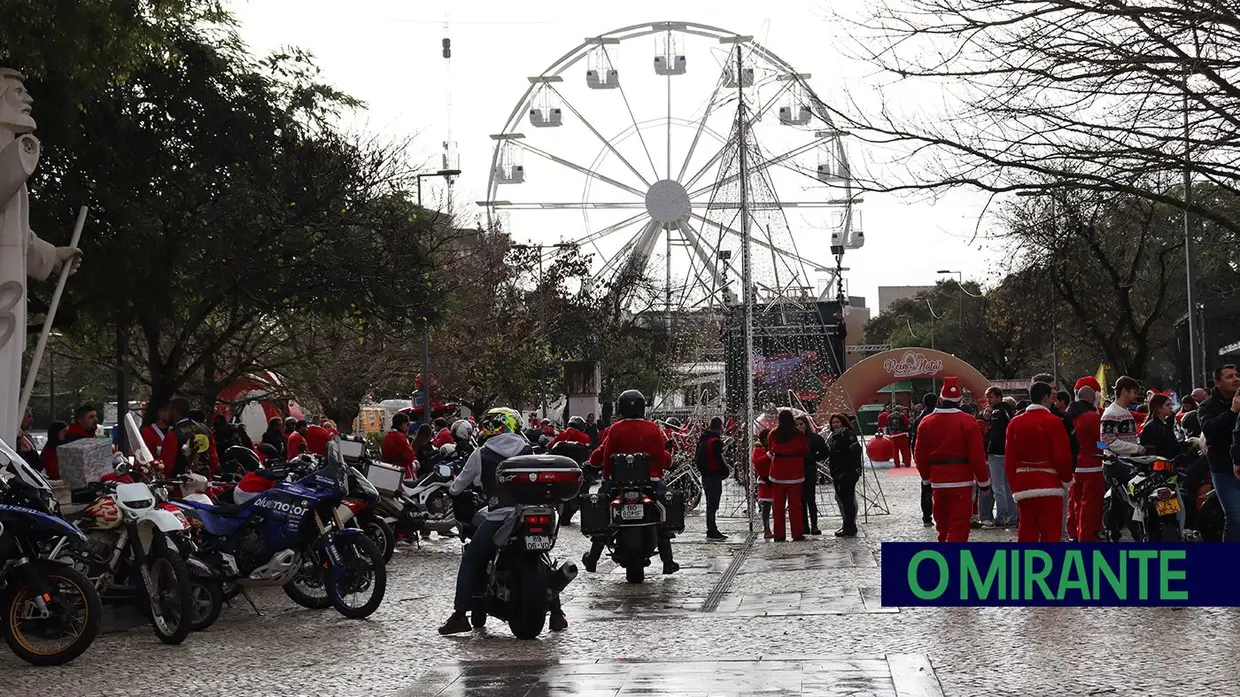 Pais Natais desfilaram de mota em Santarém