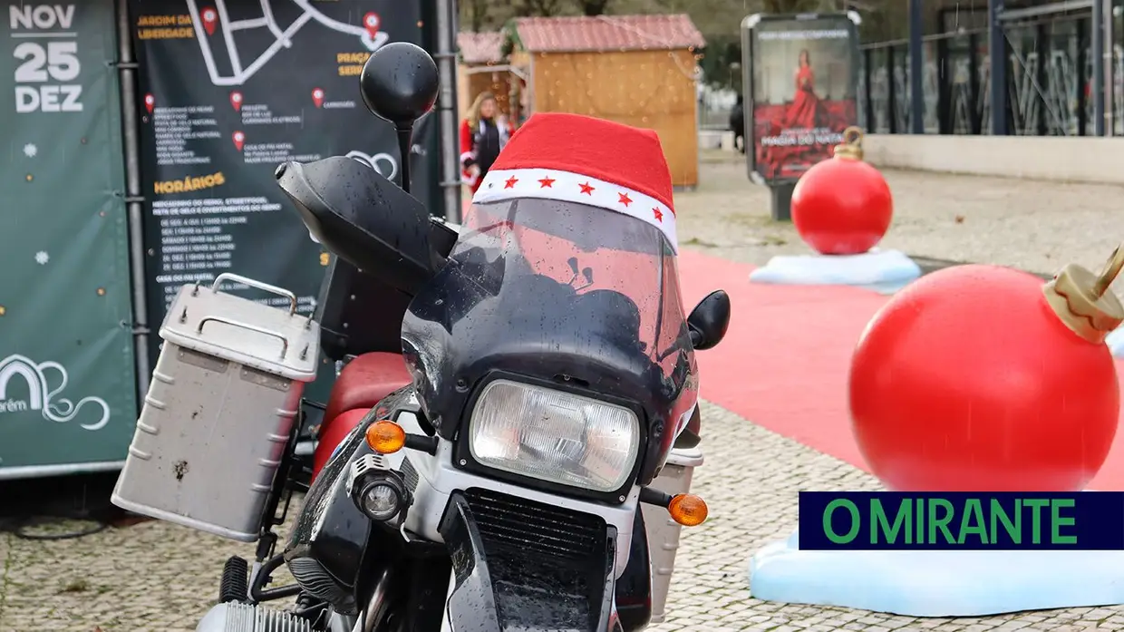 Pais Natais desfilaram de mota em Santarém