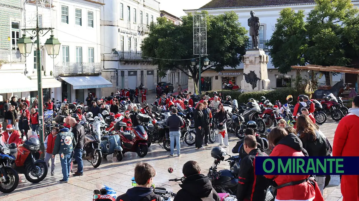 Pais Natais desfilaram de mota em Santarém