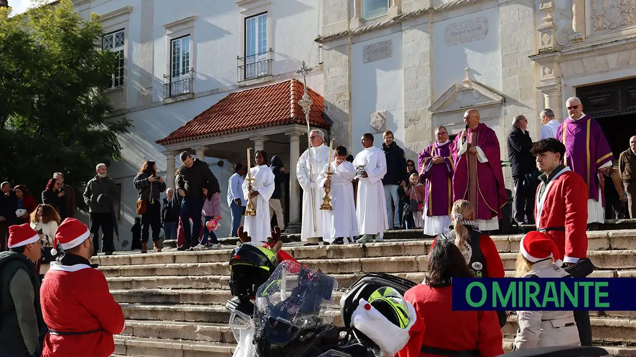 Pais Natais desfilaram de mota em Santarém