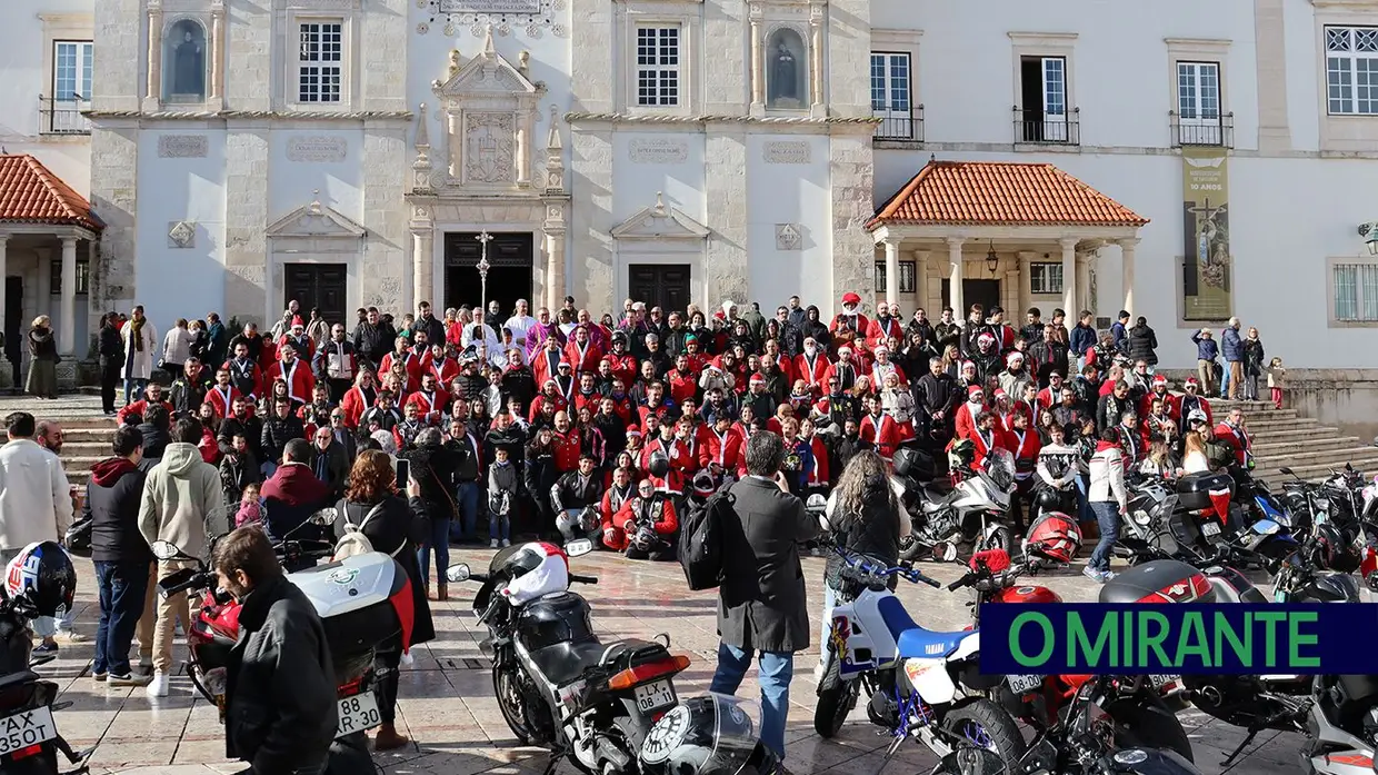 Pais Natais desfilaram de mota em Santarém