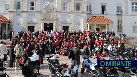 Pais Natais desfilaram de mota em Santarém