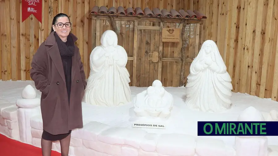 As “mãos de fada” por detrás dos presépios de sal em Rio Maior