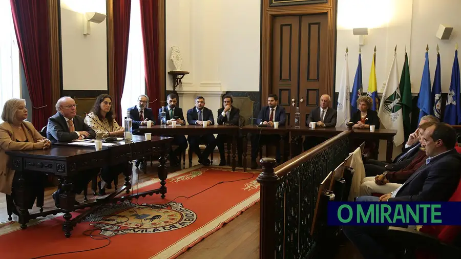 Assembleia Municipal de Alenquer aprovou orçamento de 52,6 milhões para 2026