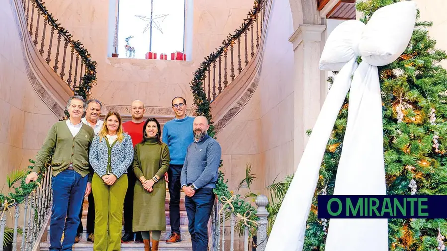 Unidos na escadaria e no orçamento?