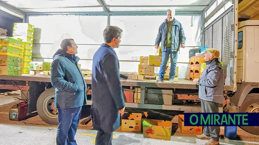 Eu ouvi um passarinho, às quatro da madrugada...