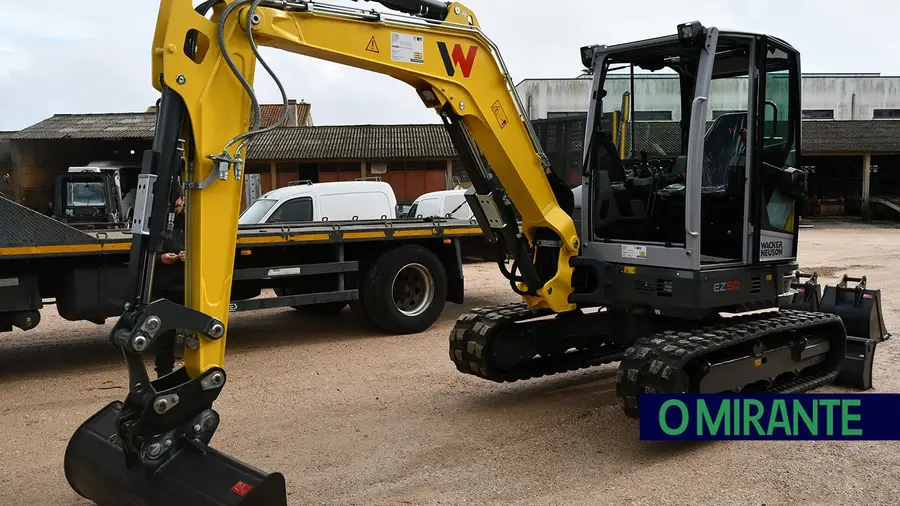 Nova mini giratória adquirida pelo Município de Ferreira do Zêzere. Foto Município de Ferreira do Zêzere 