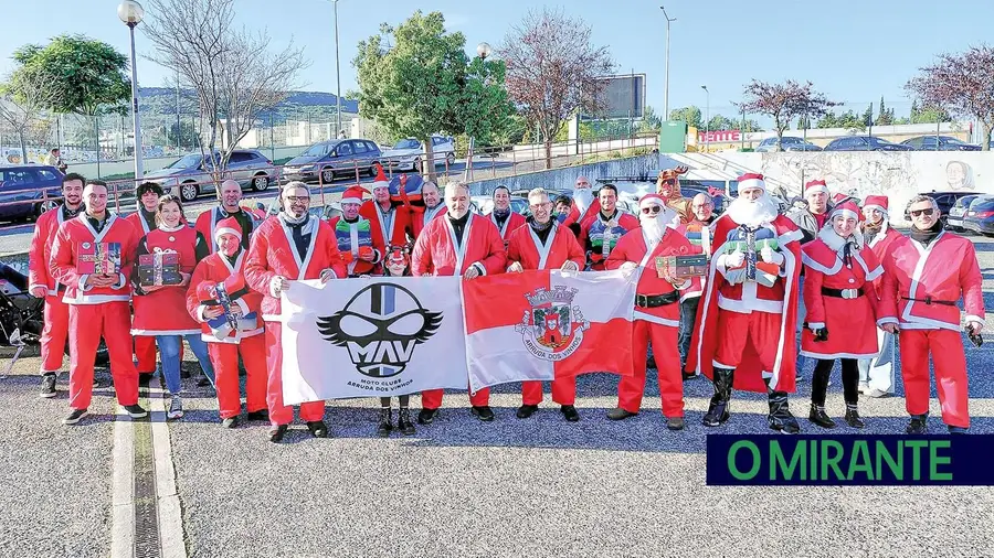 Dias antes do Natal, o Motoclube de Arruda dos Vinhos promoveu o seu 11º passeio