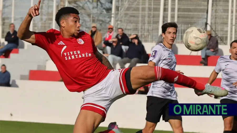 Jogo de domingo da União de Santarém é crucial e tem entradas gratuitas