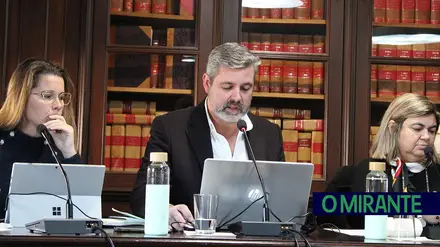 Azambuja aprova relatório de plano de prevenção de riscos com críticas da oposição