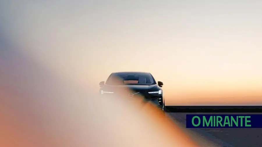 Volvo EX60 estreia-se mundialmente a 21 de Janeiro