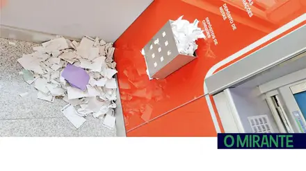 Falta de civismo e de manutenção após fecho do Santander na Chamusca